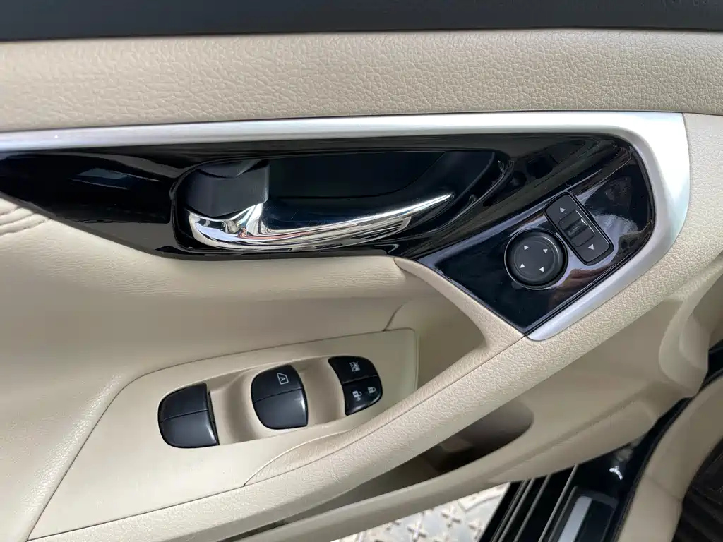 NISSAN TEANA 2018