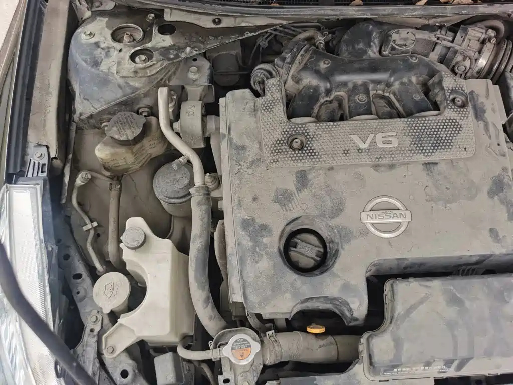 NISSAN TEANA 2010
