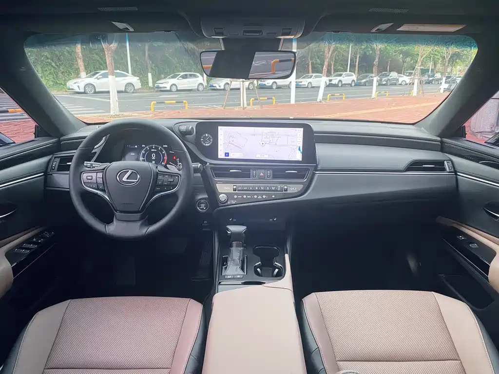 LEXUS ES 2023