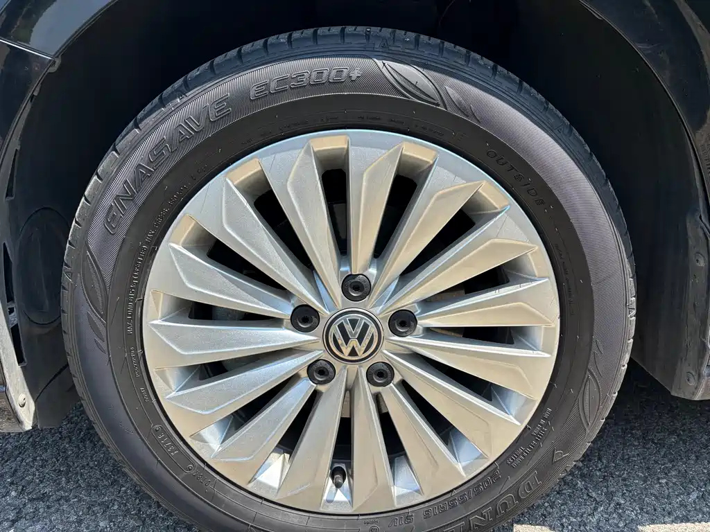 VOLKSWAGEN LAVIDA 2018