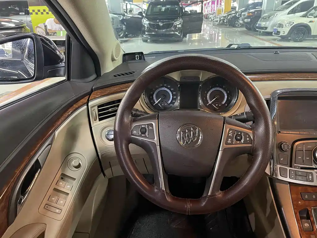 BUICK LACROSSE 2013