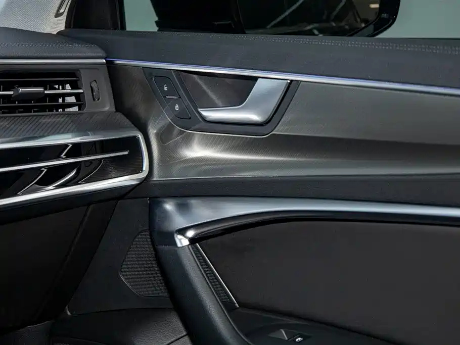 AUDI A6L 2021