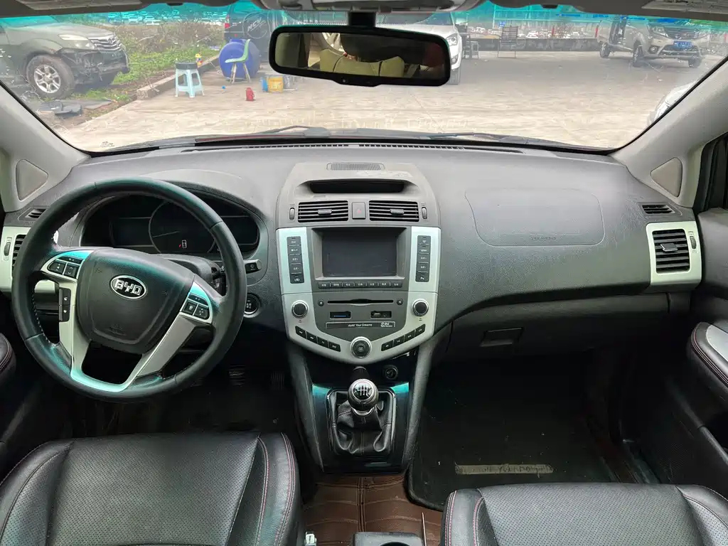 BYD S6 2015