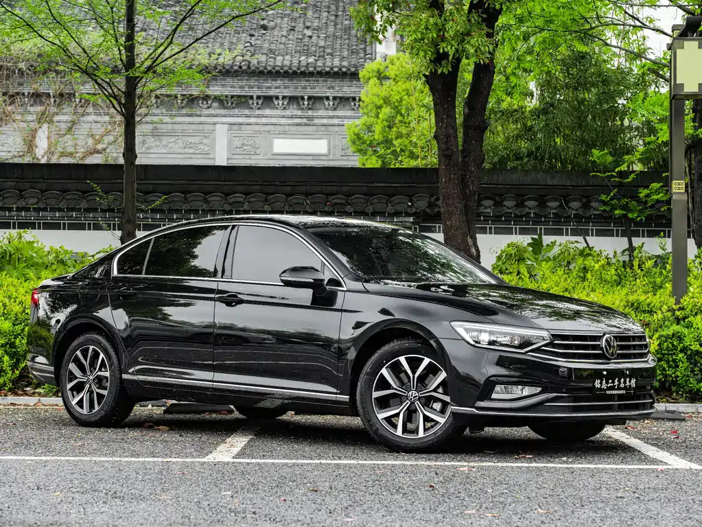 VOLKSWAGEN MAGOTAN 2023