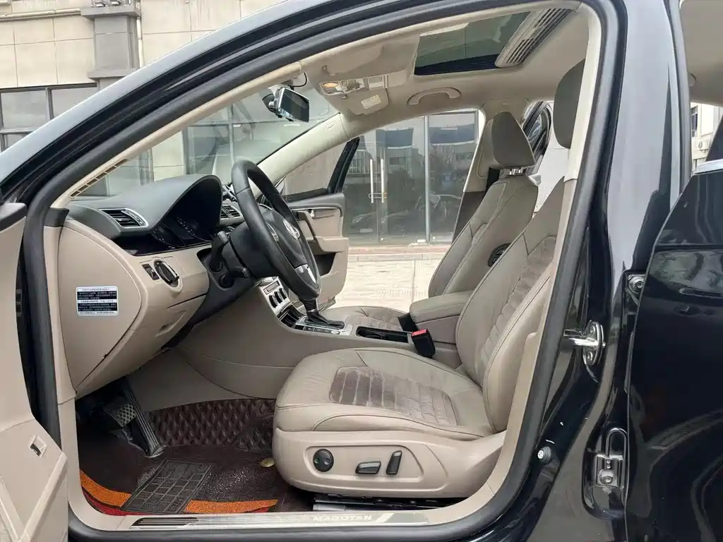 VOLKSWAGEN MAGOTAN 2016