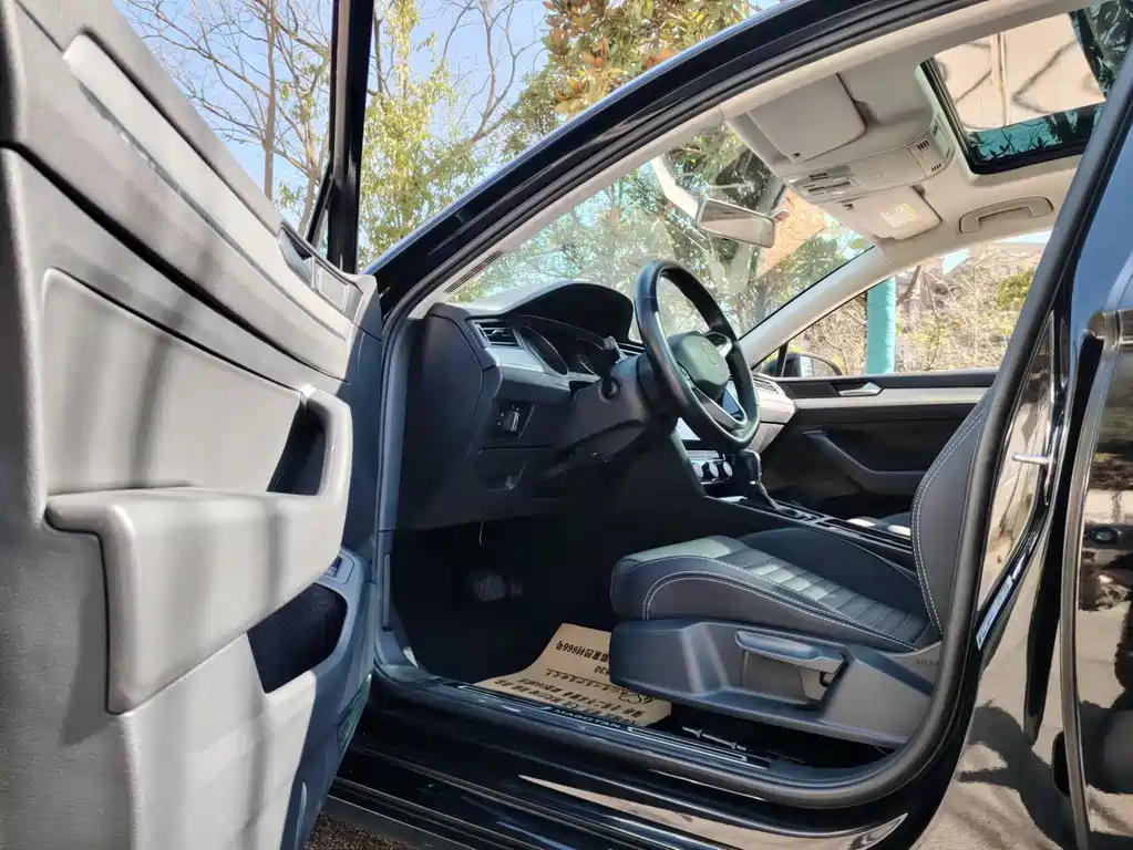 VOLKSWAGEN MAGOTAN 2021