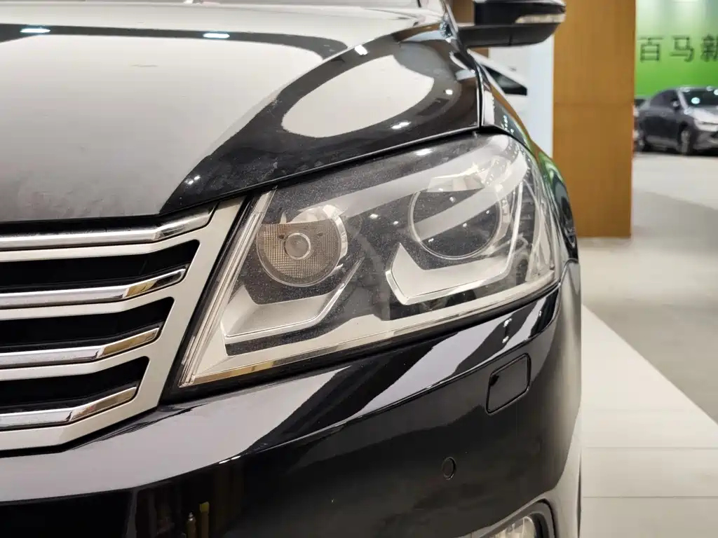 VOLKSWAGEN MAGOTAN 2013
