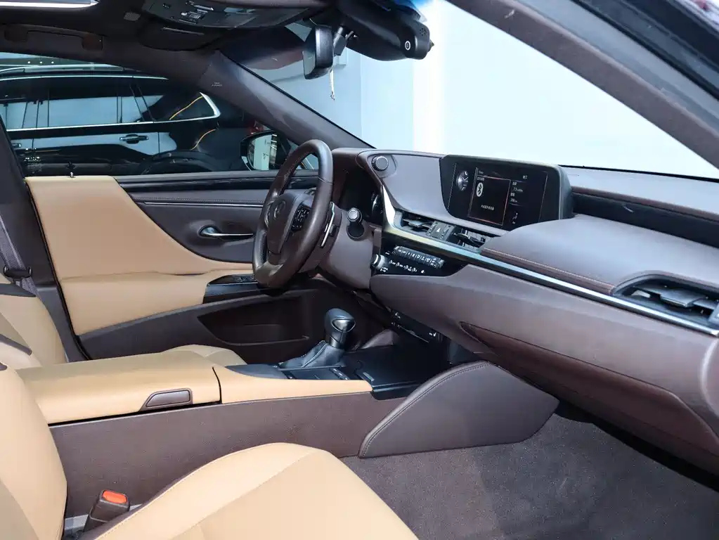 LEXUS ES 2021