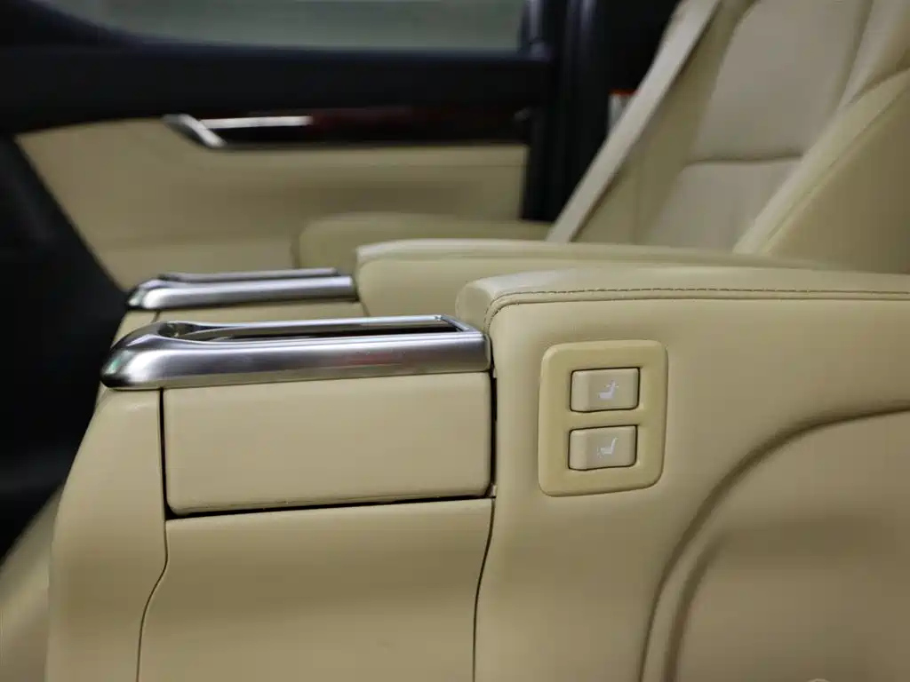 TOYOTA ALPHARD 2017