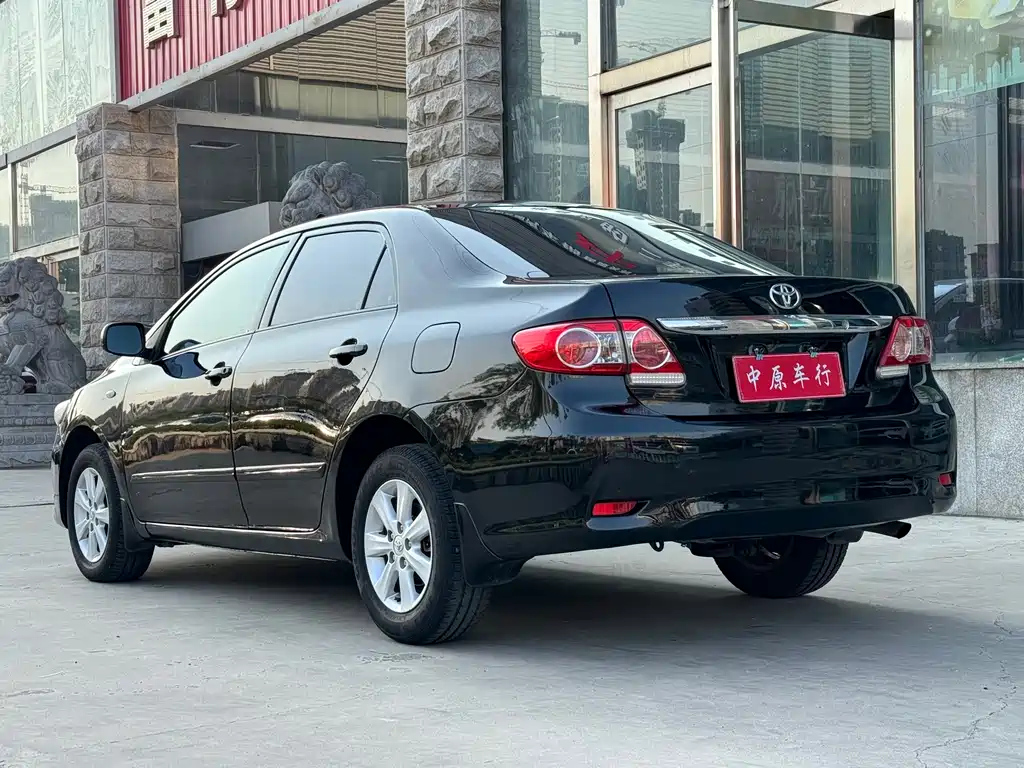 TOYOTA COROLLA 2012