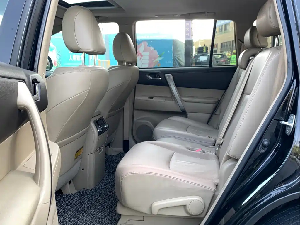 TOYOTA HIGHLANDER 2013
