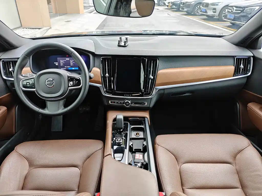 VOLVO S90 2022