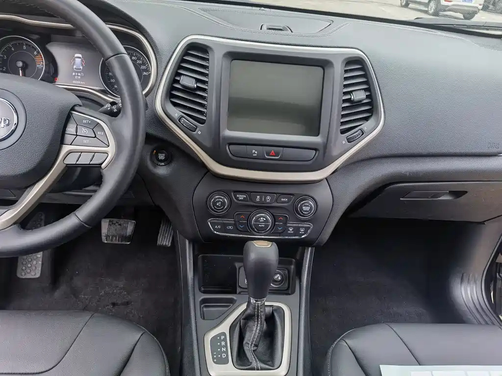 JEEP CHEROKEE 2018