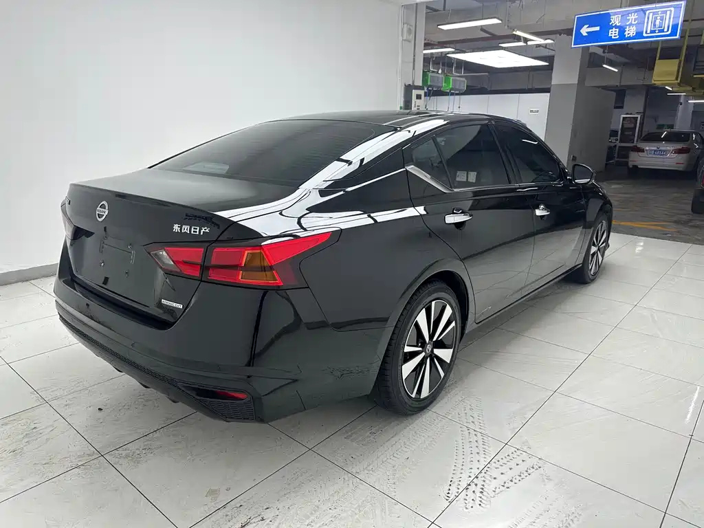 NISSAN TEANA 2022