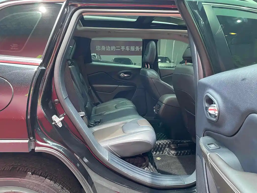 JEEP CHEROKEE 2020
