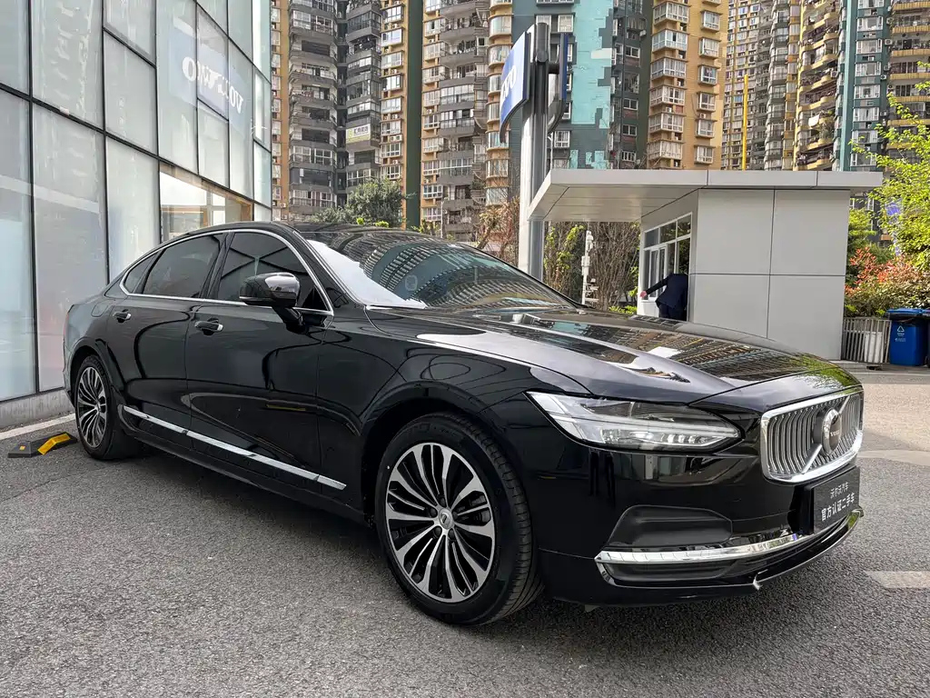 VOLVO S90 2022