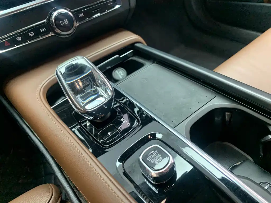 VOLVO S90 2023