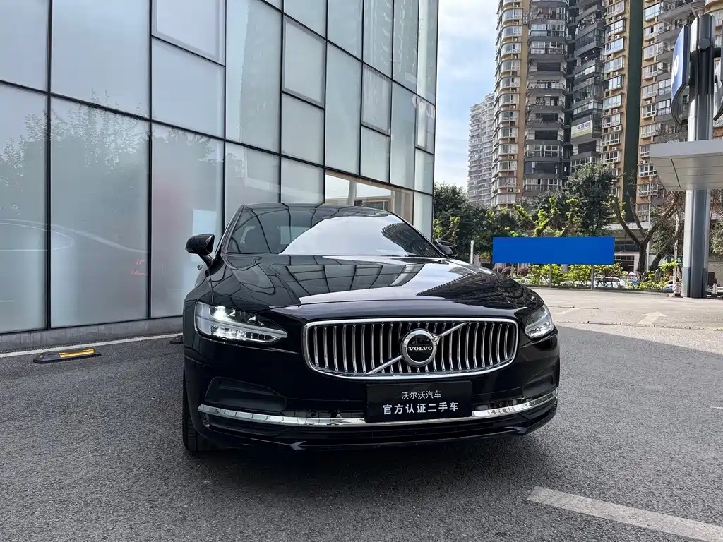 VOLVO S90 2022