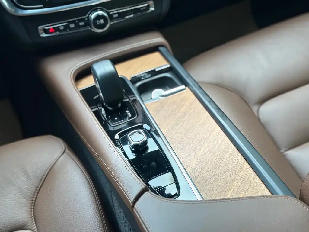 VOLVO S90 2022
