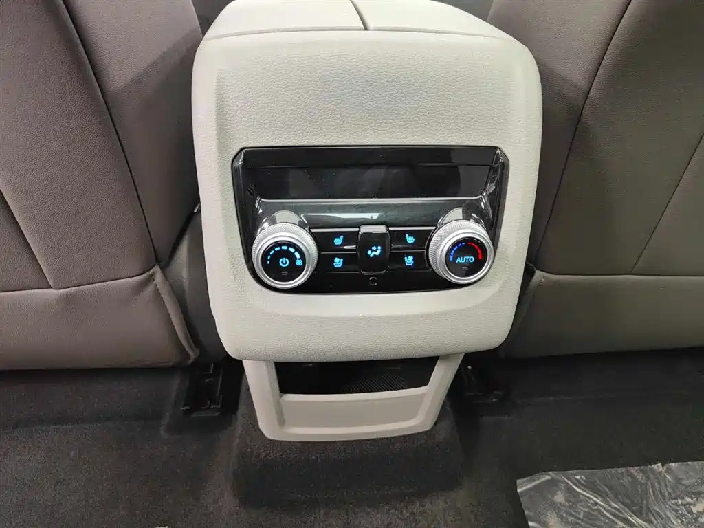 FORD EQUATOR 2023