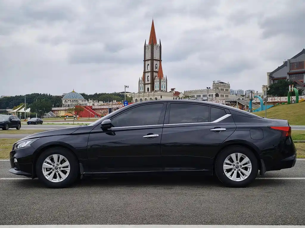 NISSAN TEANA 2019