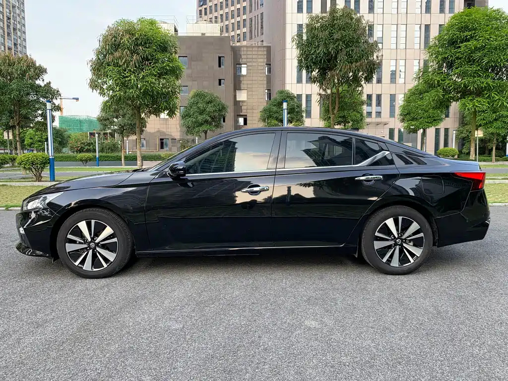 NISSAN TEANA 2021
