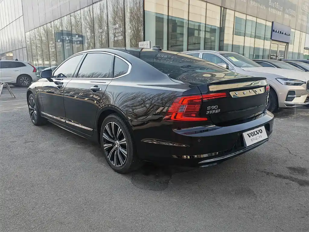 VOLVO S90 2021