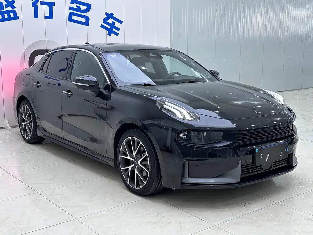 LYNK&CO 03 2020