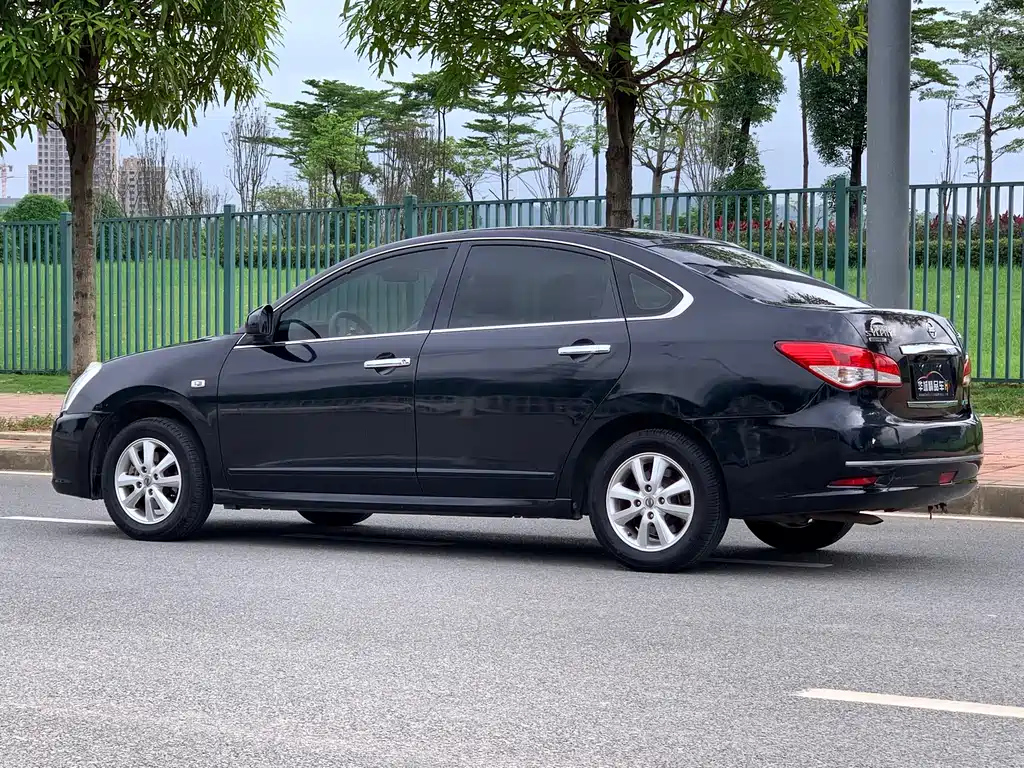 NISSAN SYLPHY 2013