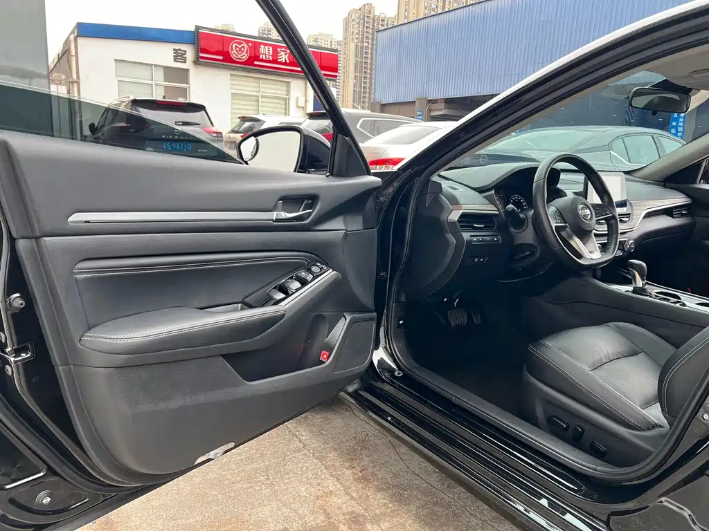 NISSAN TEANA 2022