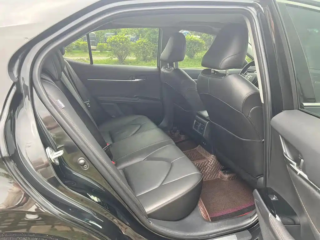 TOYOTA CAMRY 2019