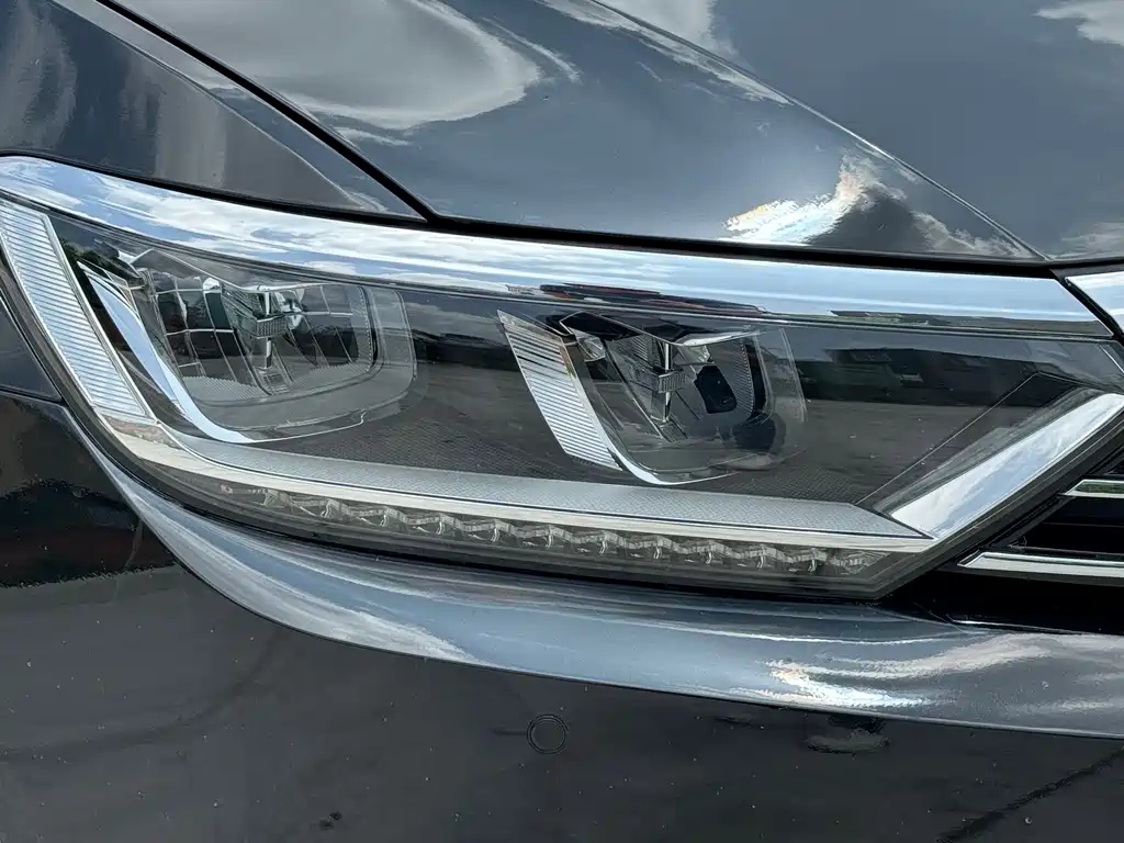 VOLKSWAGEN MAGOTAN 2020