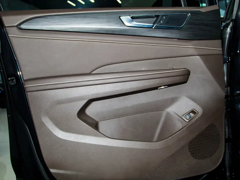VOLKSWAGEN VILORAN 2023