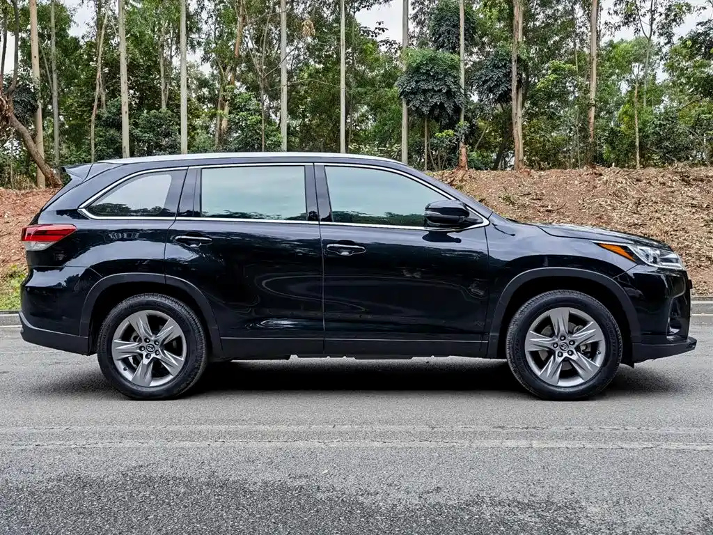 TOYOTA HIGHLANDER 2020