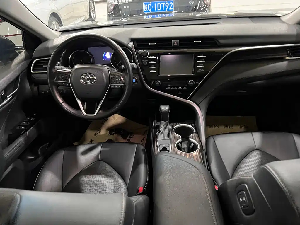 TOYOTA CAMRY 2019