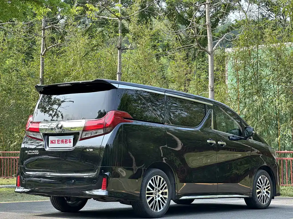 TOYOTA ALPHARD 2016