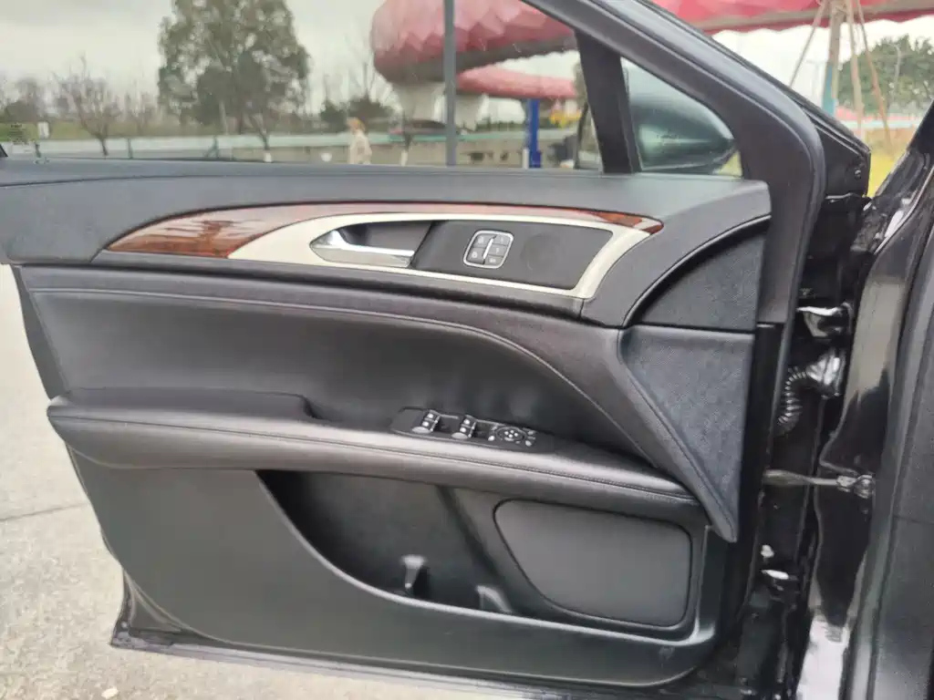 LINCOLN MKZ 2019