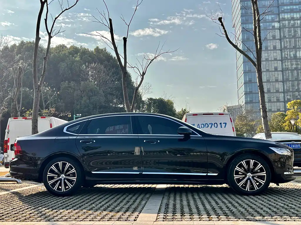 VOLVO S90 2021