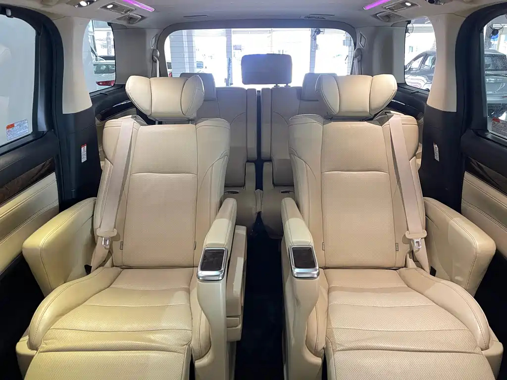 TOYOTA ALPHARD 2018