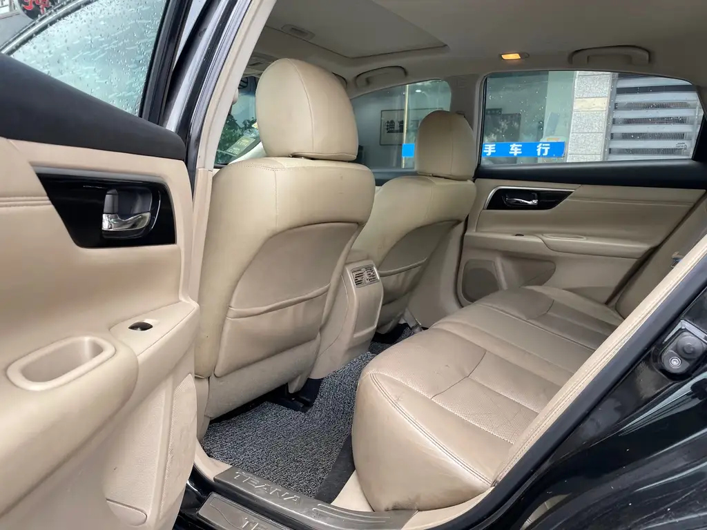 NISSAN TEANA 2016