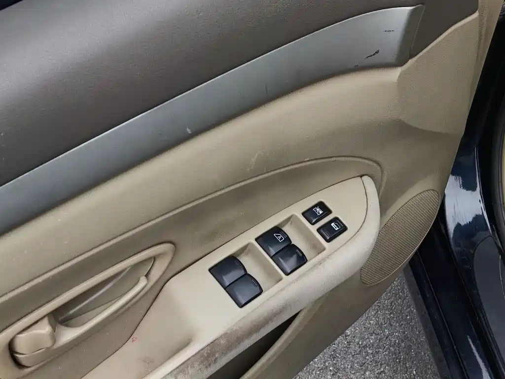 NISSAN SYLPHY 2015