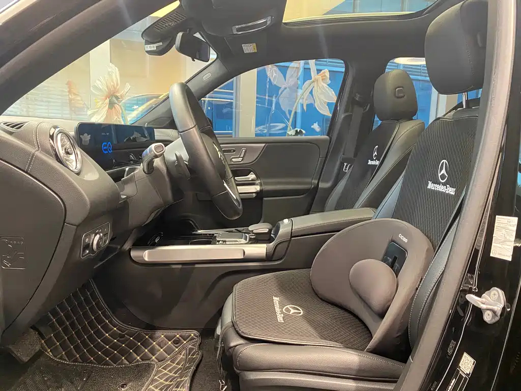 MERCEDES BENZ EQB 2022