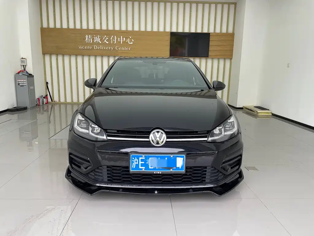 VOLKSWAGEN GOLF 2020