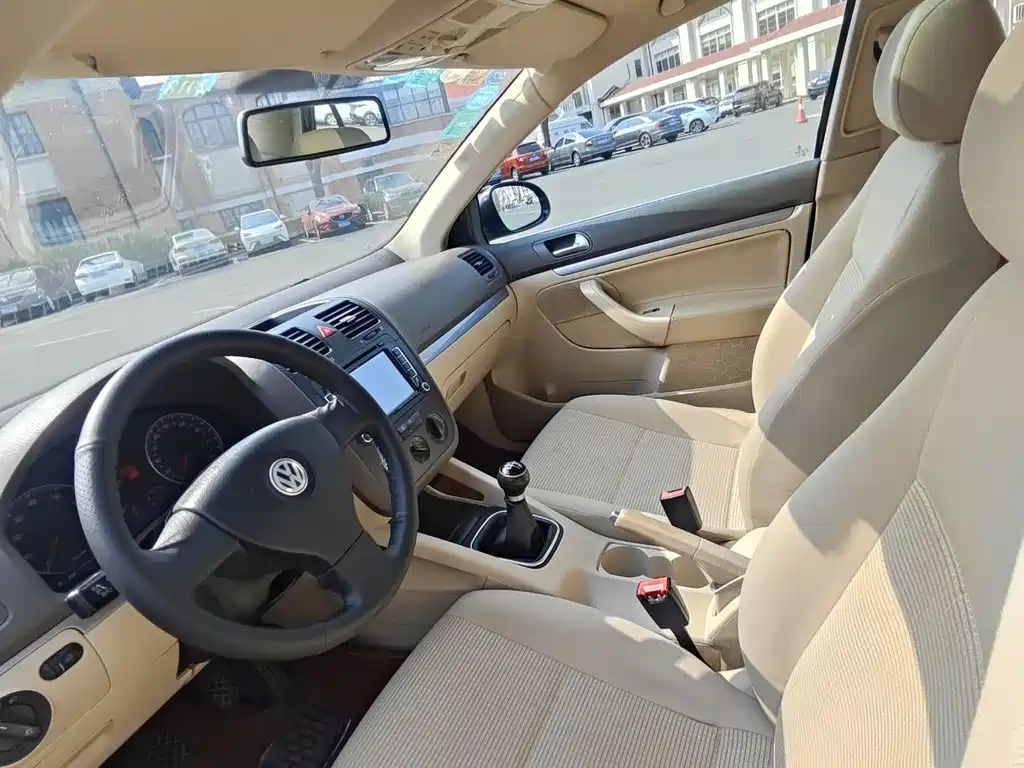 VOLKSWAGEN SAGITAR 2009