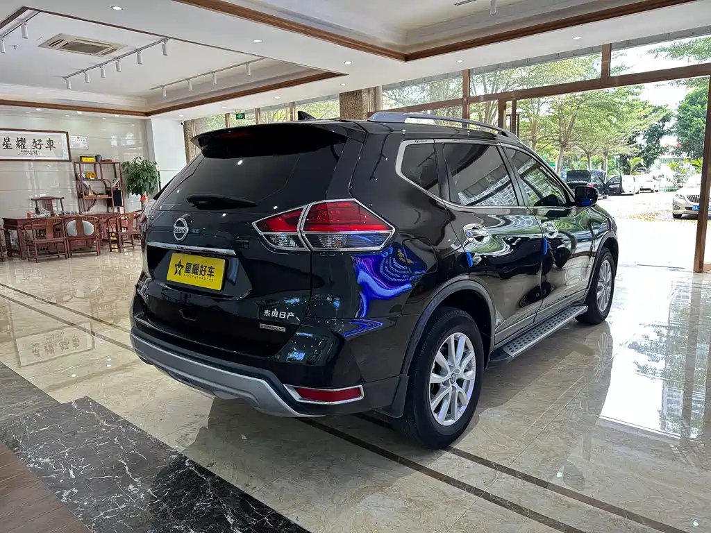 NISSAN X-TRAIL 2019