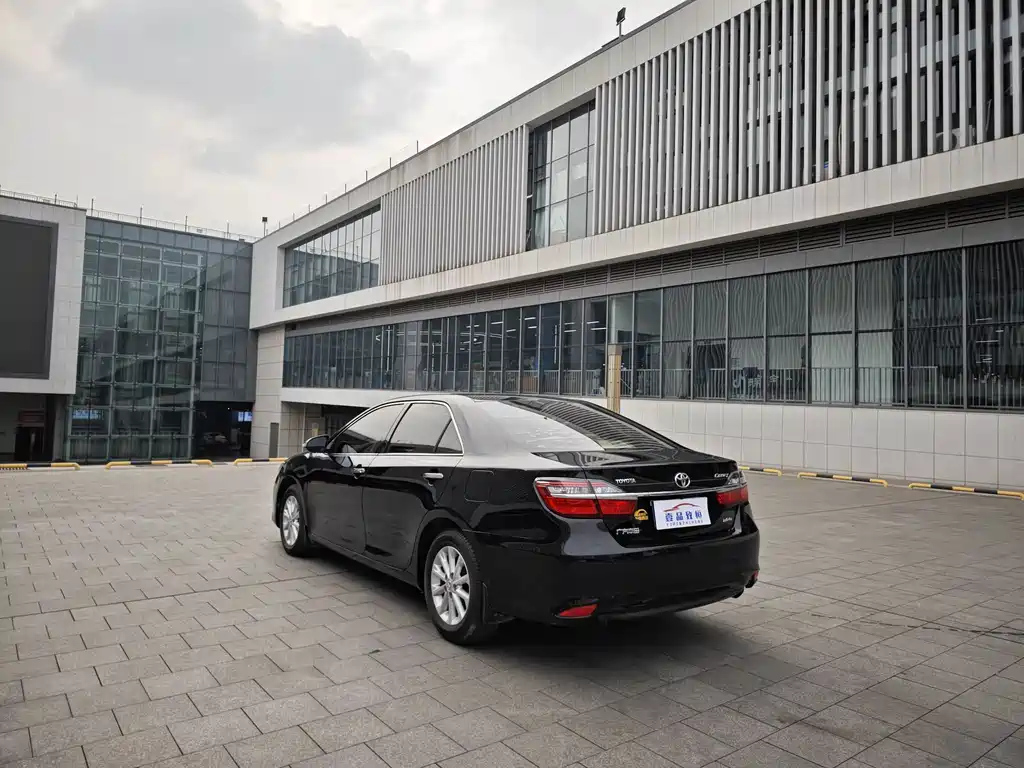 TOYOTA CAMRY 2016