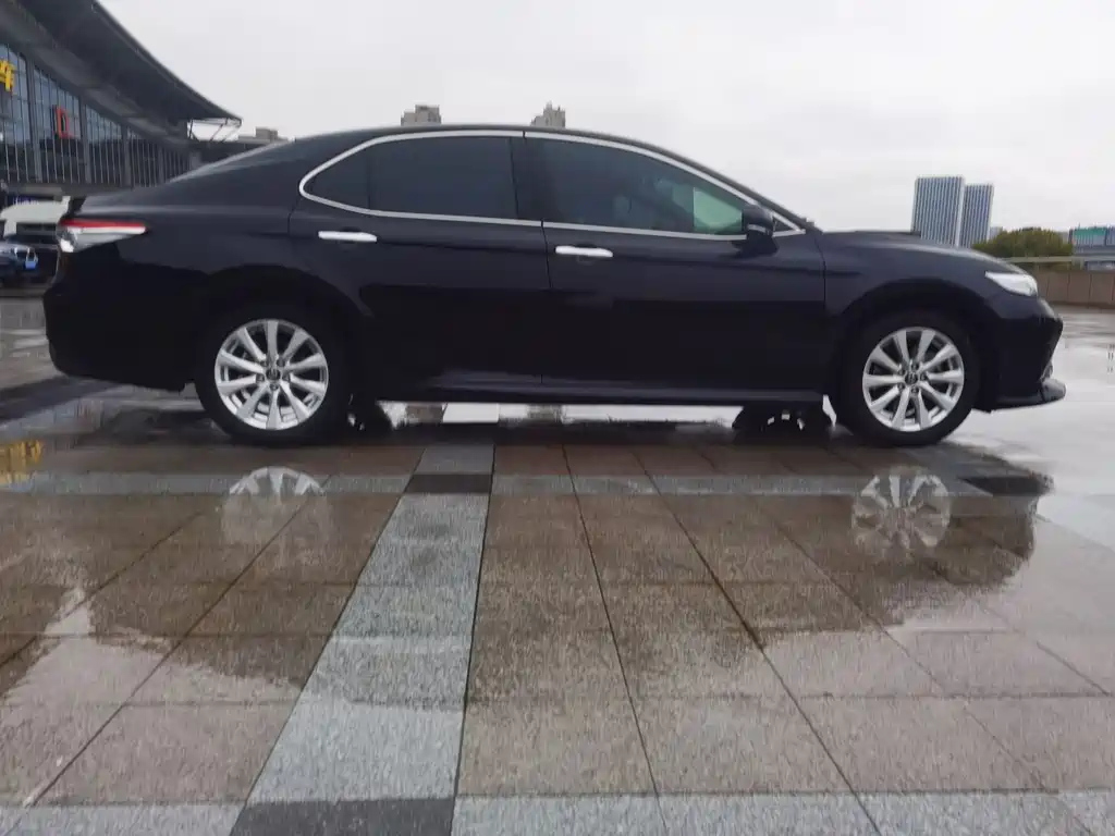 TOYOTA CAMRY 2020