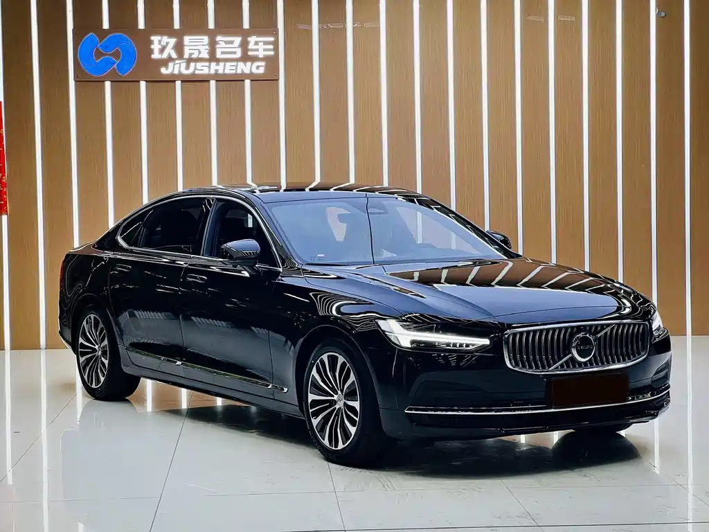 VOLVO S90 2023