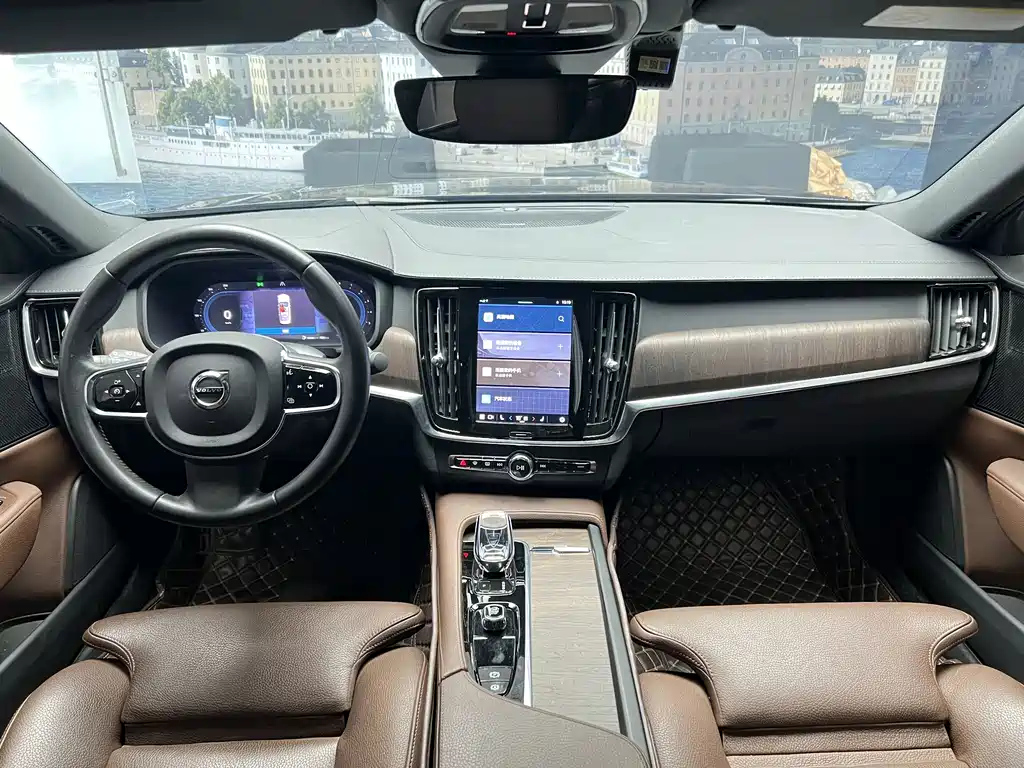 VOLVO S90 2021