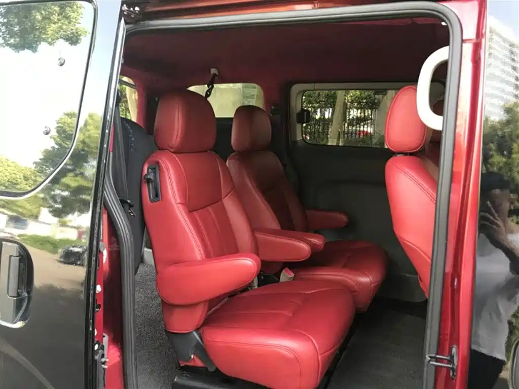 NISSAN NV200 2012